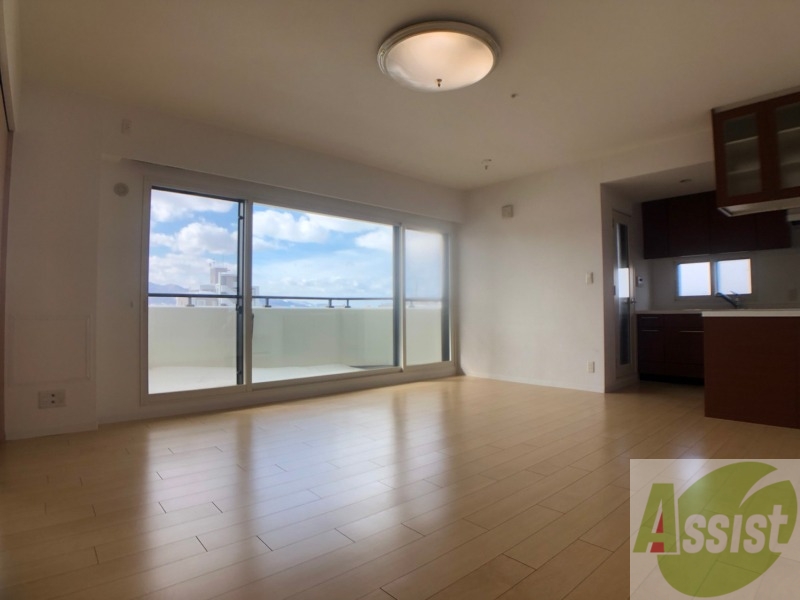 居室・リビング　広くてキレイなお部屋が広がっていて、充実した生活が送れそう。