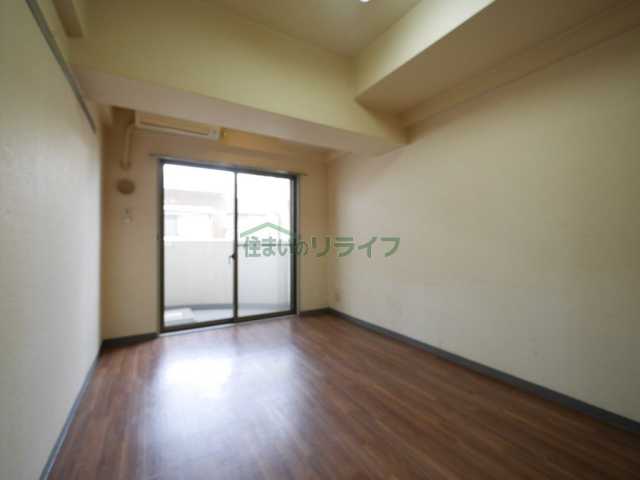 居室・リビング　反転画像