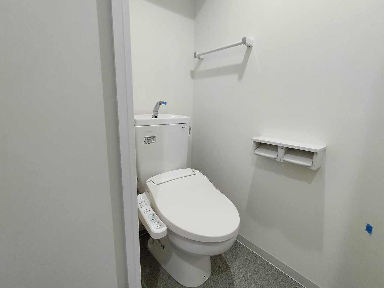 トイレ　別号室の写真です