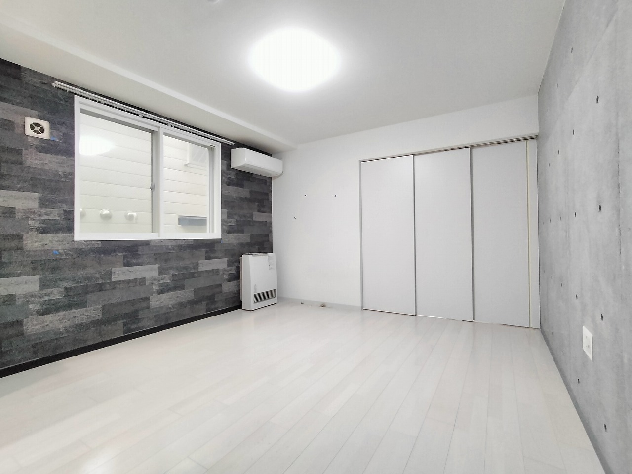 居室・リビング　別号室の写真です