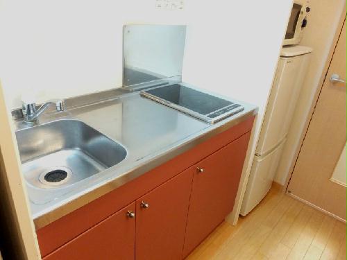 キッチン　2口電気コンロ電子レンジ冷蔵庫付です