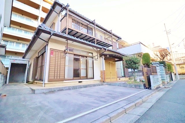 駐車場　敷地内の駐車場です