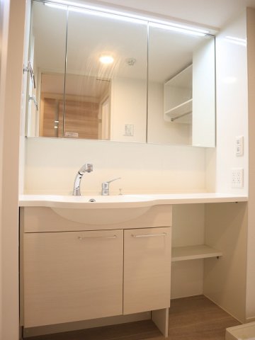 洗面設備　生活に欠かせない独立洗面台です