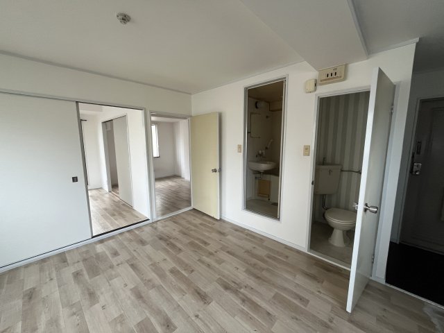 居室・リビング　イメージとして同建物他部屋を表示しています