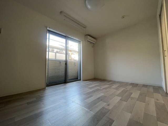 居室・リビング　同物件別部屋写真