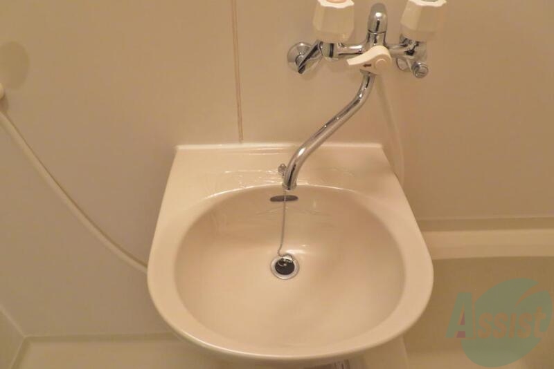 洗面設備　洗面はこちらでお願いします。歯磨きも出来ちゃいます。