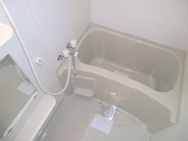 バス・シャワールーム　きれいなバスルーム