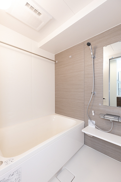 バス・シャワールーム　※写真は同タイプ住戸です。
