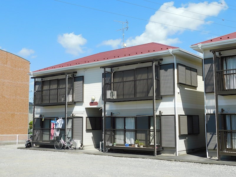建物外観　１フロア２住戸で全室角部屋