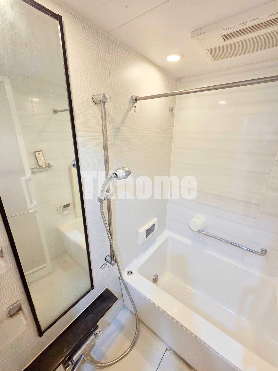 バス・シャワールーム　追い焚き・浴室乾燥機付き※同建物参考画像になります。