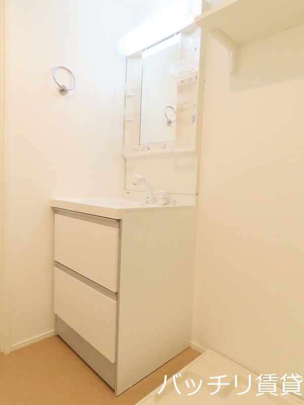 洗面設備　同型タイプの為、現状を優先いたします。