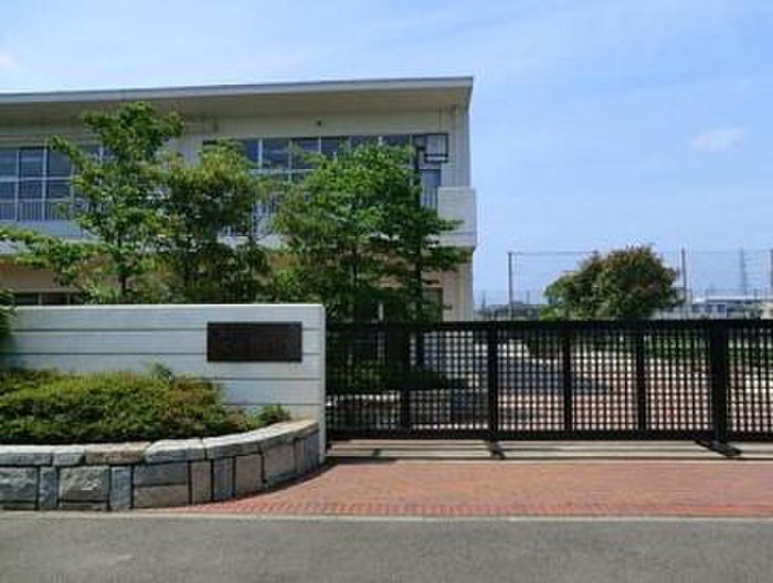 小学校　横浜市立石川小学校（小学校）まで459m