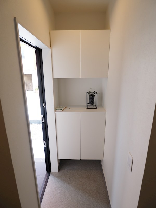 玄関　シューズボックスあります。