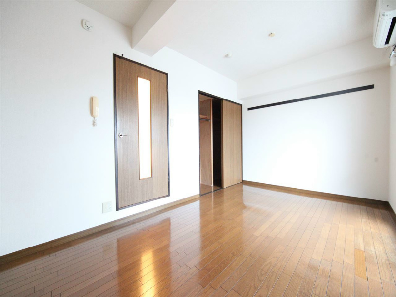 居室・リビング　洋室7.6帖　クローゼット付（収納充実してます）