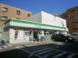 コンビニ　ファミリーマート 世田谷二丁目店（コンビニ）まで576m