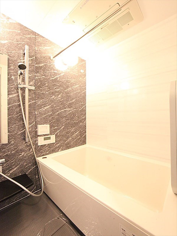 バス・シャワールーム　バスルーム