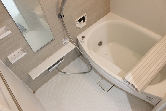 バス・シャワールーム　※別部屋の写真です