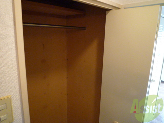 収納　クローゼット開けましたーハンガーポール付きの使いやすい収納