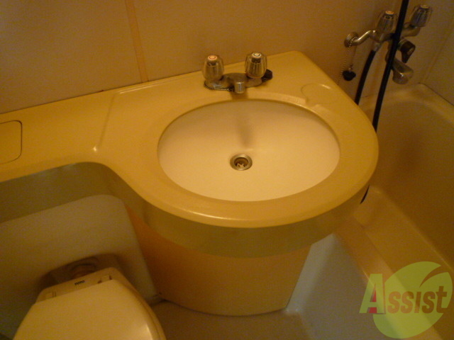 洗面設備　ＵＢの洗面台、キレイです。