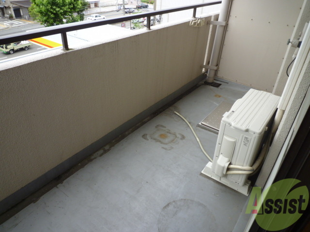 バルコニー　横に広～いバルコニー。沢山干せますよ。風通しもバッチリです