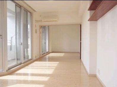 居室・リビング　広々としたリビング