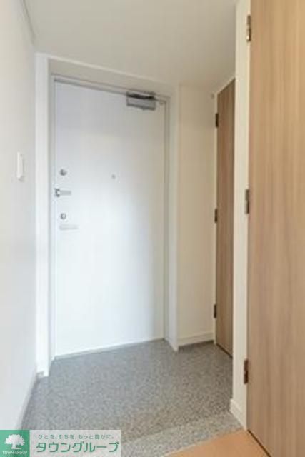 玄関　※写真は同タイプ住戸です。