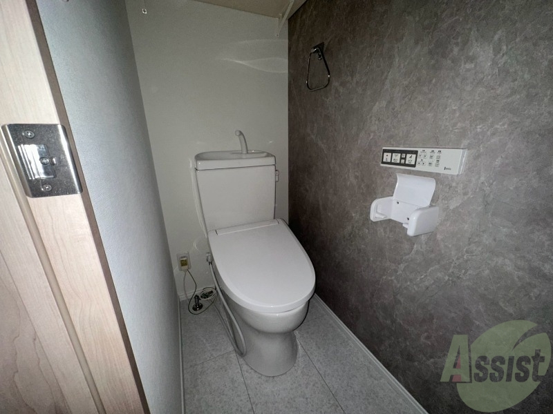 トイレ　トイレは暖房便座なので寒い冬でも安心ですね。