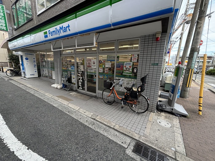 コンビニ　ファミリーマート 甲東園駅東口店（コンビニ）まで309m