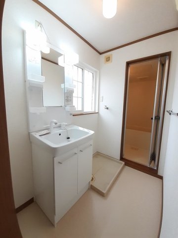 洗面設備　広い洗面スペース