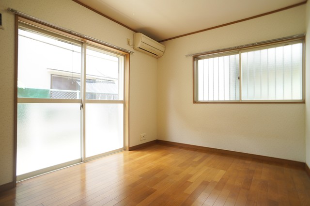 居室・リビング　２面採光なので、明るく風通しのよいお部屋です♪