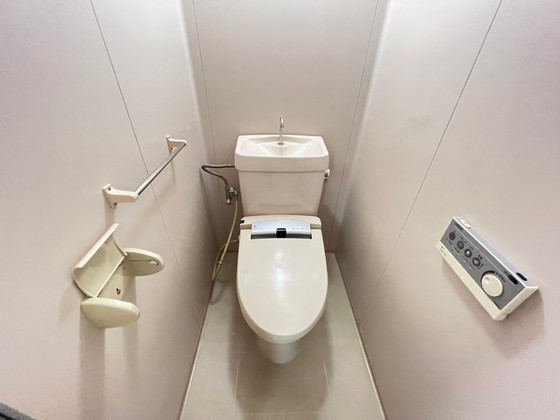 トイレ　※別部屋の写真です