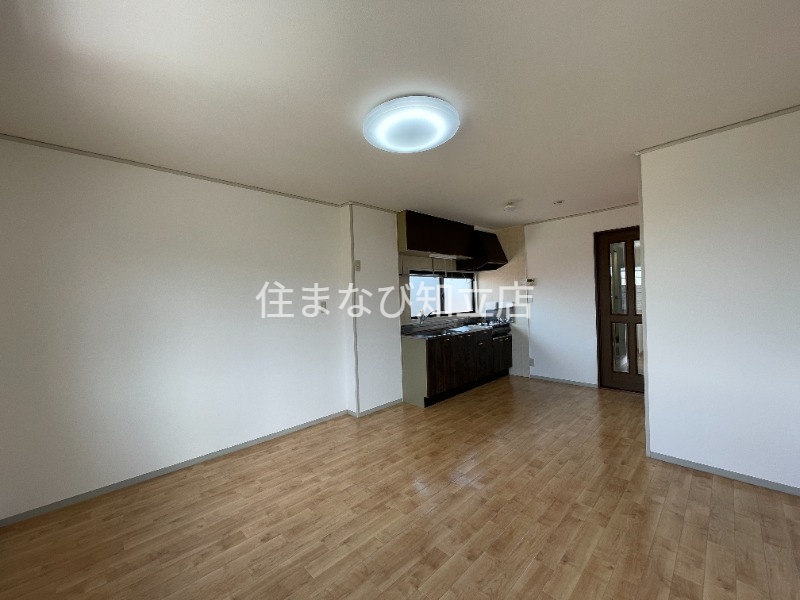 居室・リビング　同型別部屋写真