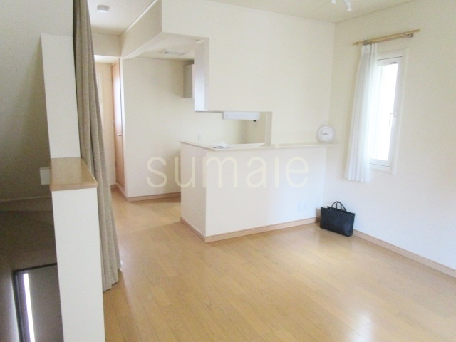 居室・リビング　明るいリビングです！