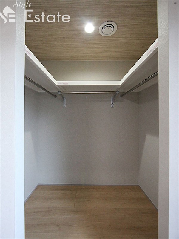 収納　ウォークインクローゼット