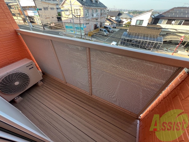 バルコニー　バルコニーは、陽当たりが良く日が当たりそうです。