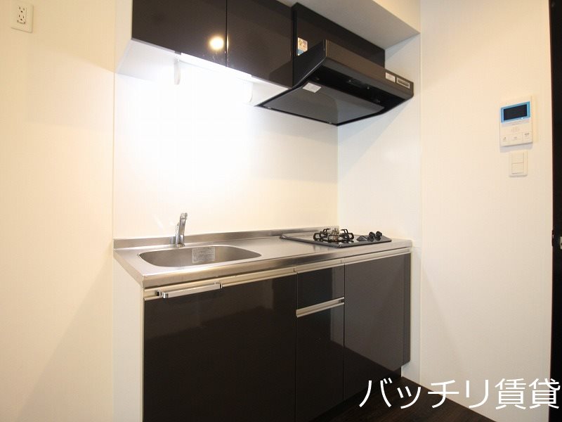 キッチン　別号室写真の為、現況を優先致します。