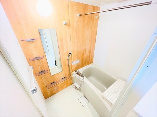 バス・シャワールーム　浴室乾燥機付きのお風呂