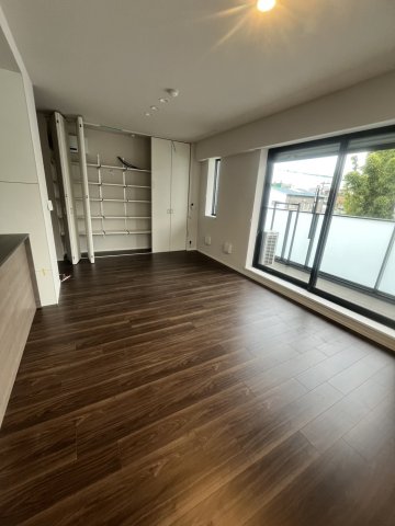 居室・リビング　広々としたお部屋でゆったりと快適に過ごせます♪