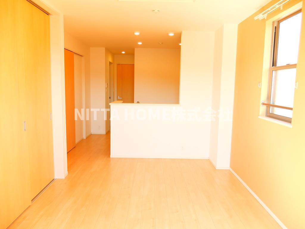 居室・リビング　リビング１１．３帖あります＊