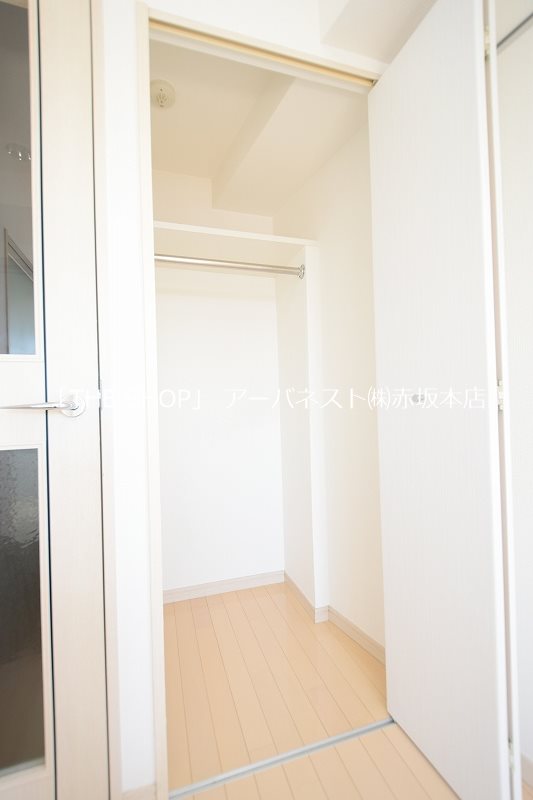 収納　奥行きのあるクローゼット