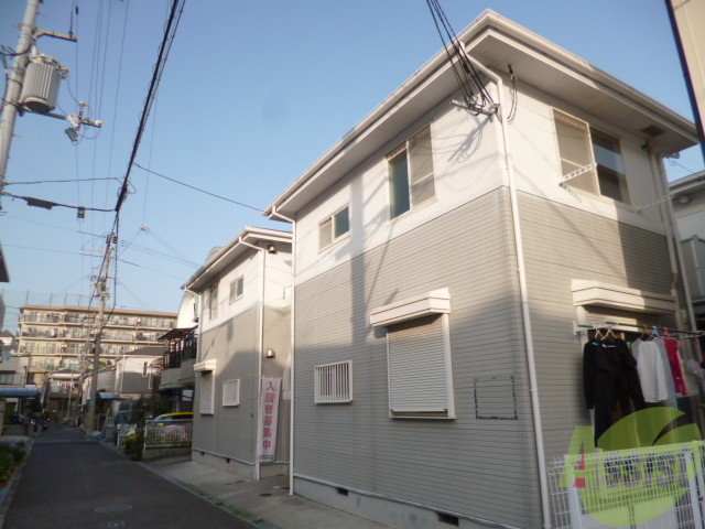 建物外観　お洒落なハイツの外観