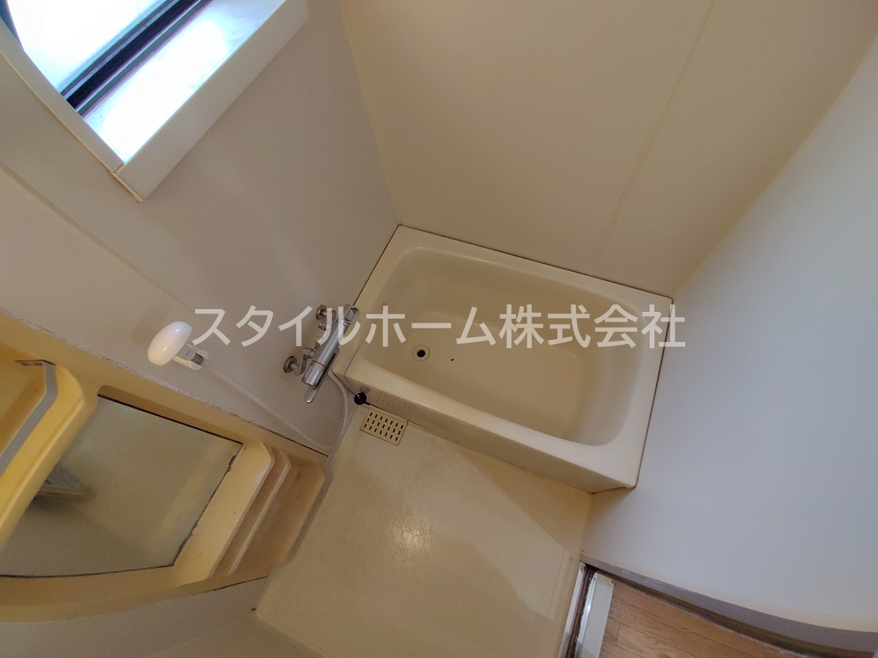 バス・シャワールーム　別部屋写真です。