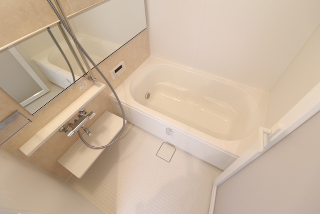 バス・シャワールーム　追い焚き機能付