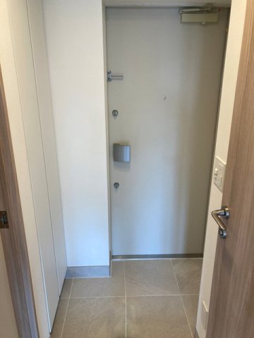 玄関　※写真は同タイプ住戸です。