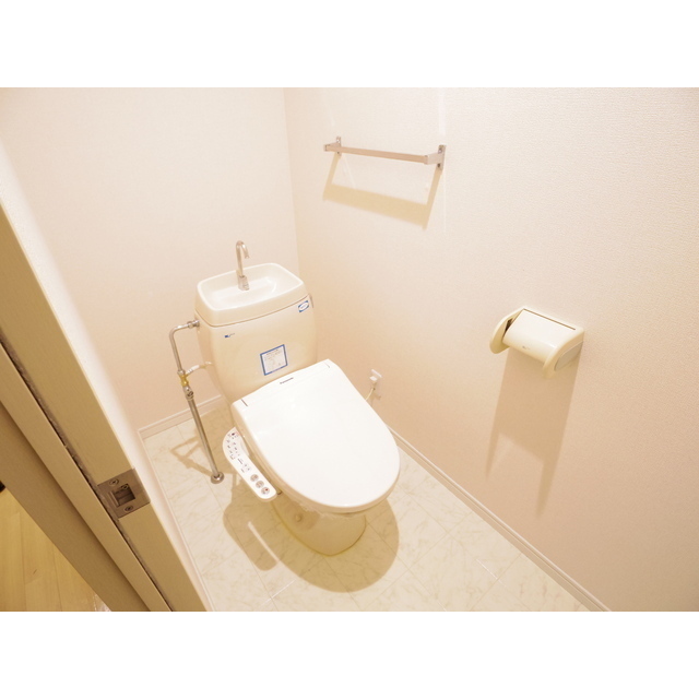 トイレ　リノベーション前の写真です