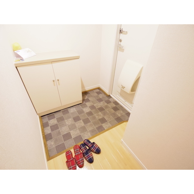 玄関　リノベーション前の写真です