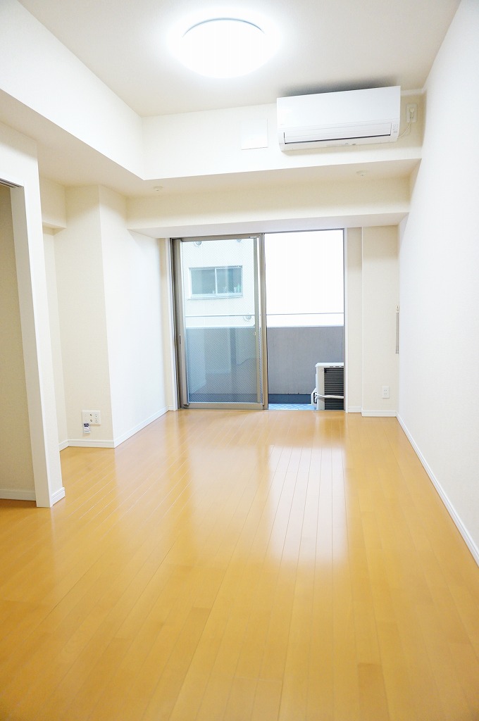 その他部屋・スペース　●●　自然光の差し込む明るい洋室　●●