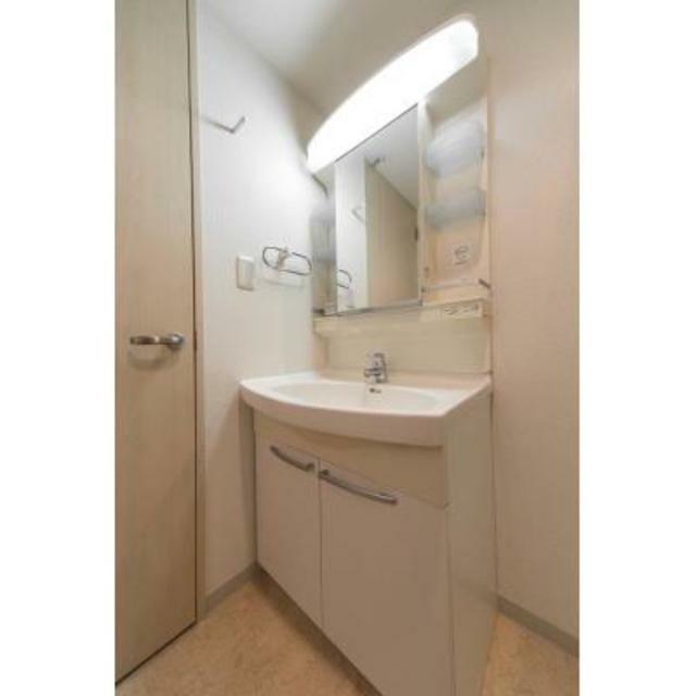洗面設備　※写真は同タイプ住戸です。