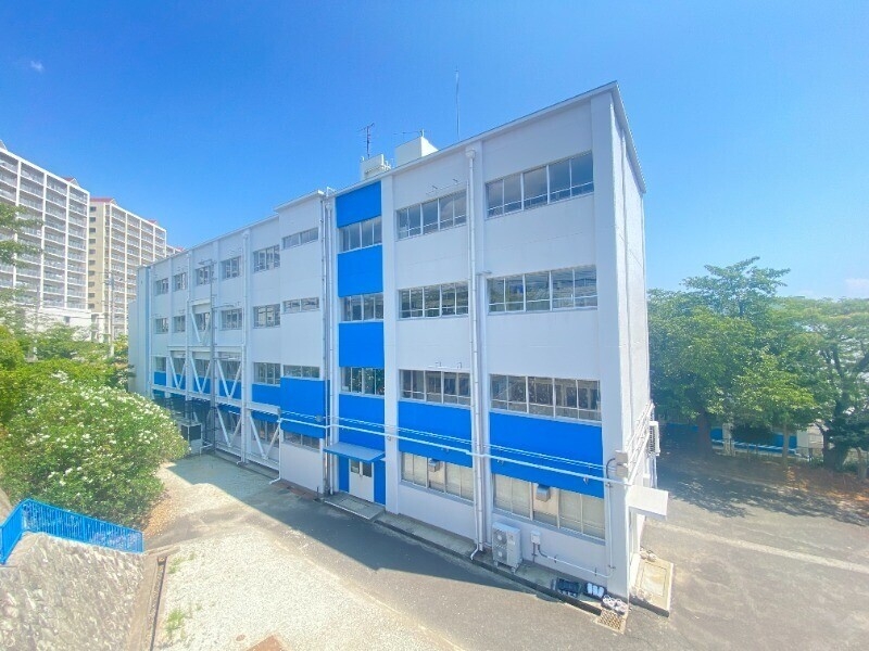 中学校　神戸市立塩屋中学校（中学校）まで1675m