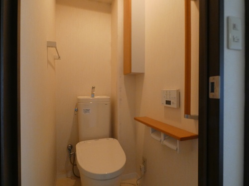 トイレ　落ち着いた色調のトイレです♪